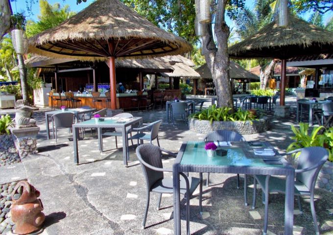 The Meliã resort offers great eating and drinking options.