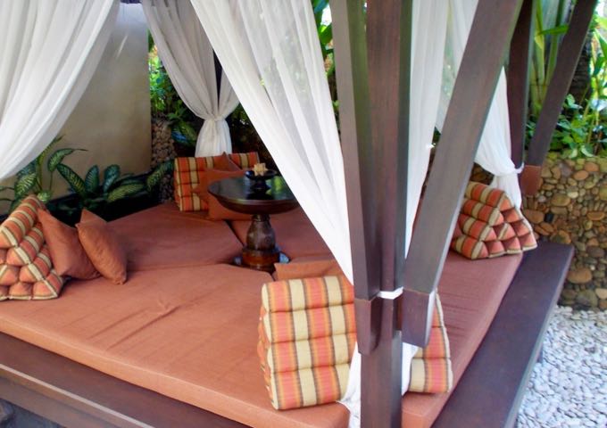 A few spacious suites offer good outdoor seating.