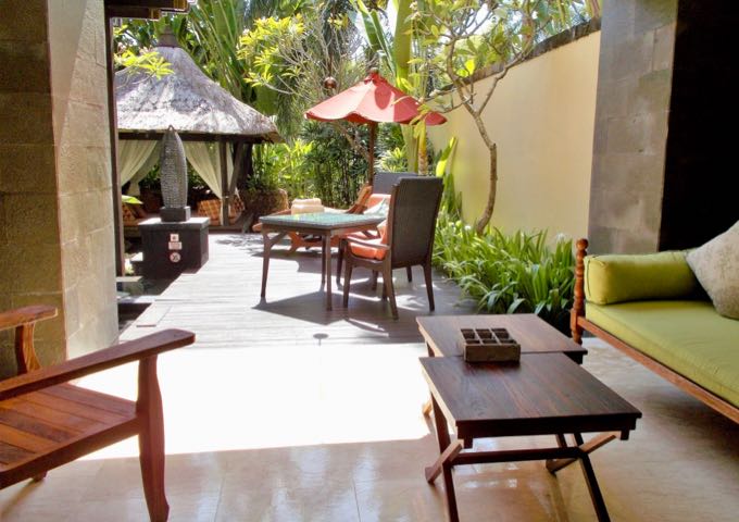 The larger villas have plenty of outdoor seating.